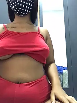 Snapshot of larissa1705 chatting on 4, 2, 2025 larissa1705 online show from 4, 2, 2025