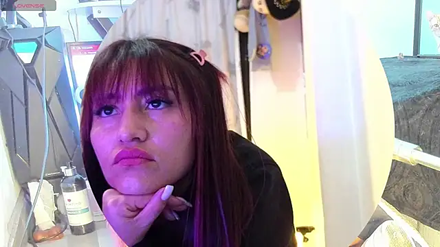 jolee   online show from 14, 11, 2025