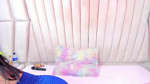 SaraLoveee  online show from 4, 3, 2026