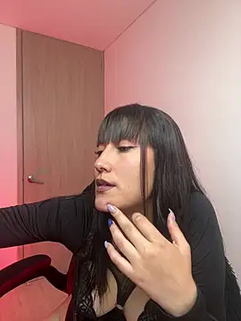 Snapshot of hitomi_arata chatting on 6, 7, 2026 hitomi arata online show from 6, 7, 2026