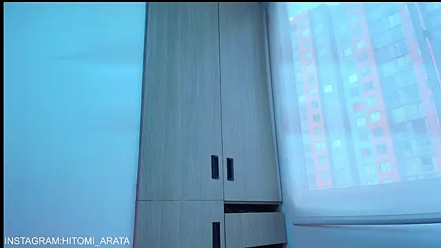 hitomi arata online show from 21, 4, 2026