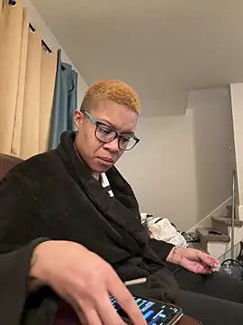 Snapshot of SexyHoneyRedd chatting on 8, 3, 2026 SexyHoneyRedd online show from 8, 3, 2026