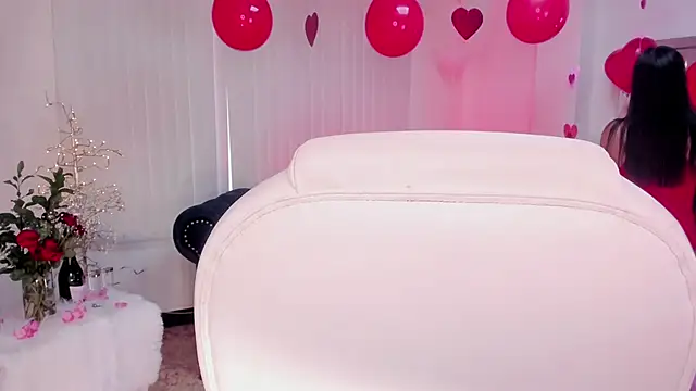 naomii campbell  online show from 14, 2, 2025