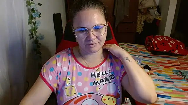 helenca43 online show from 9, 10, 2025