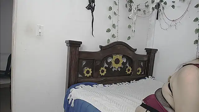 Snapshot of DominaLeona chatting on 25, 5, 2026 DominaLeona online show from 25, 5, 2026