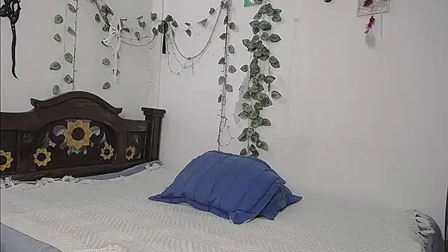 Snapshot of DominaLeona chatting on 16, 6, 2026 DominaLeona online show from 16, 6, 2026