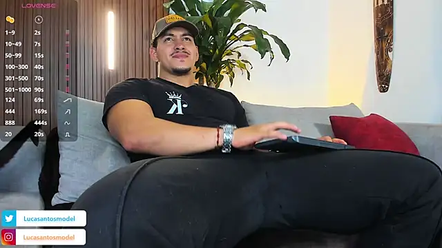 Snapshot of lucasanto_ chatting on 13, 5, 2026 lucasanto online show from 13, 5, 2026