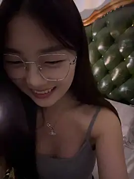 Snapshot of Sweet-Angel999 chatting on 14, 5, 2026 Sweet-Angel999 online show from 14, 5, 2026