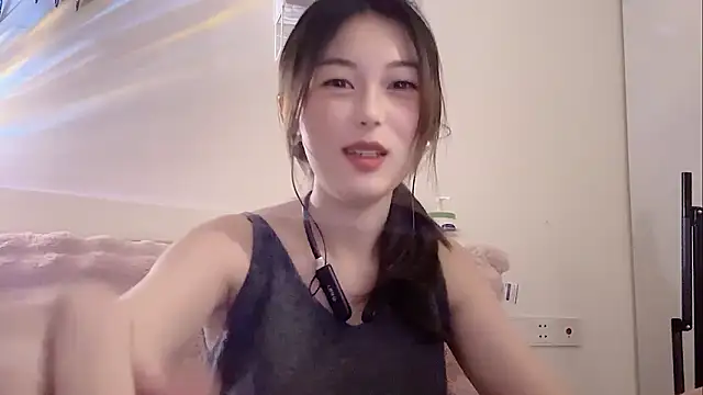 Sweet-Angel999 online show from 19, 1, 2026