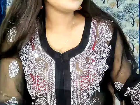 Aarvi Arora online show from 8, 11, 2025