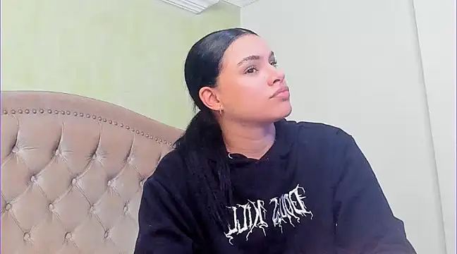 Luciluu20 online show from 18, 2, 2025