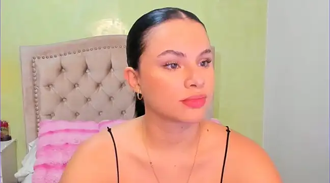 Luciluu20 online show from 8, 1, 2025