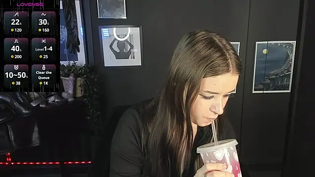 Snapshot of Lily_Moonlight chatting on 22, 1, 2025 Lily Moonlight online show from 22, 1, 2025