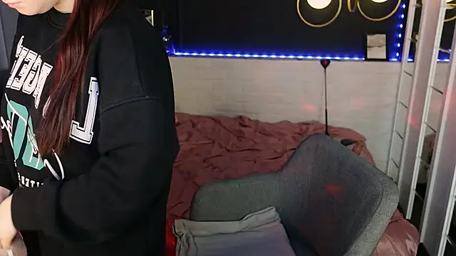 Lily Moonlight online show from 1, 2, 2026