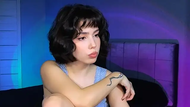 Stacy Gonzales  online show from 16, 11, 2025