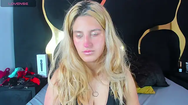 GiaRoussel online show from 6, 2, 2026