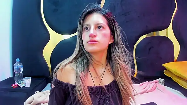 Snapshot of GiaRoussel chatting on 26, 10, 2025 GiaRoussel online show from 26, 10, 2025