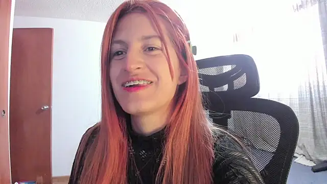 Snapshot of GiaRoussel chatting on 7, 5, 2026 GiaRoussel online show from 7, 5, 2026