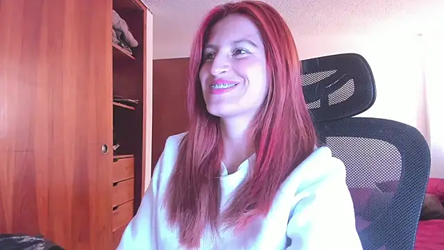 GiaRoussel online show from 21, 4, 2026