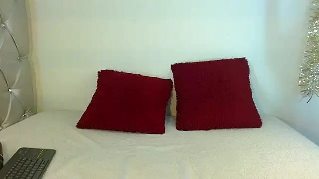 JessicaRabbit04 online show from 13, 11, 2025