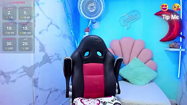 cristal horny19 online show from 4, 4, 2026