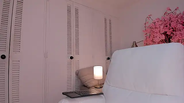 Snapshot of kitty_miaa chatting on 30, 4, 2026 kitty miaa online show from 30, 4, 2026