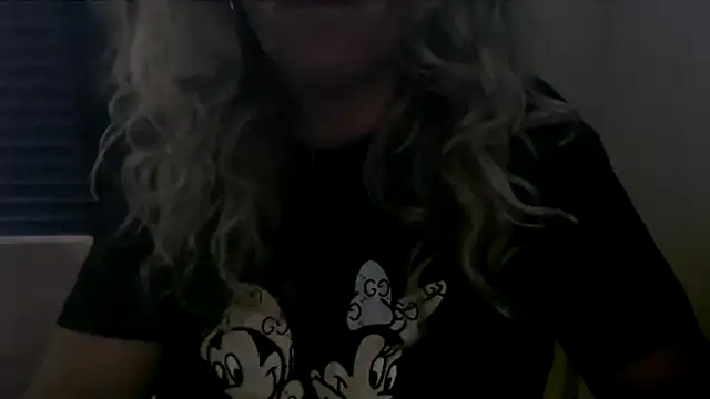 Snapshot of JenniLowen chatting on 13, 10, 2025 JenniLowen online show from 13, 10, 2025