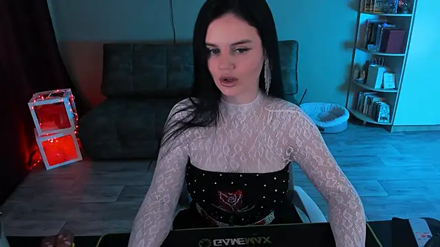 Lora Cain online show from 24, 2, 2026