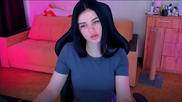 Lora Cain online show from 11, 3, 2025