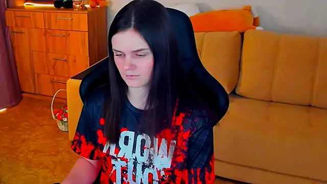 Lora Cain online show from 6, 1, 2025