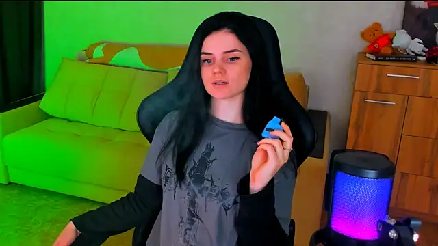 Lora Cain online show from 10, 2, 2025