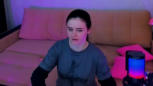 Lora Cain online show from 15, 3, 2025