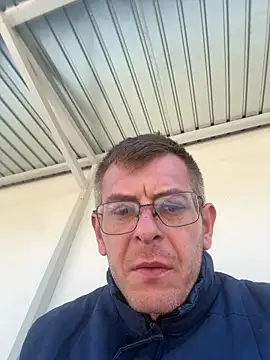 Snapshot of adrian90bi11 chatting on 25, 4, 2026 adrian90bi11 online show from 25, 4, 2026