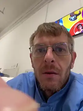 Snapshot of adrian90bi11 chatting on 6, 4, 2026 adrian90bi11 online show from 6, 4, 2026