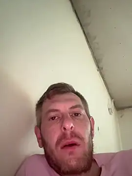 Snapshot of adrian90bi11 chatting on 5, 4, 2026 adrian90bi11 online show from 5, 4, 2026