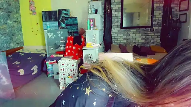 KlaraHoll online show from 14, 2, 2025