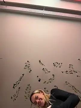 -Sexy Barbie- online show from 27, 10, 2025