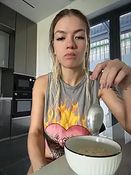 -Sexy Barbie- online show from 16, 12, 2025