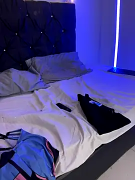 alisson carolina73 online show from 24, 10, 2025