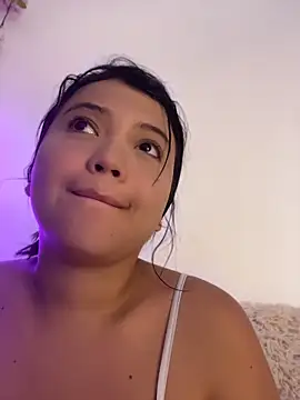 alisson carolina73 online show from 20, 4, 2026