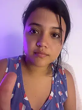 alisson carolina73 online show from 18, 4, 2026