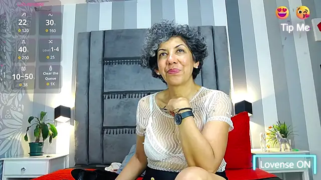 Julianewell online show from 22, 2, 2025