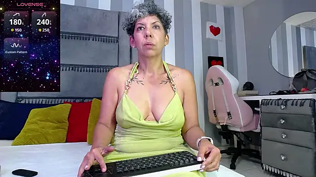 Julianewell online show from 29, 5, 2026