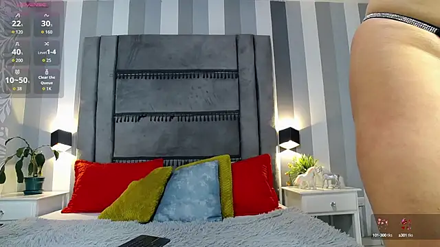 Snapshot of Julianewell chatting on 9, 10, 2025 Julianewell online show from 9, 10, 2025