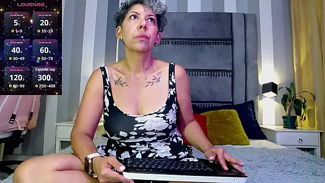 Julianewell online show from 23, 5, 2026