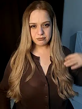 Snapshot of cansuozell chatting on 10, 10, 2025 cansuozell online show from 10, 10, 2025