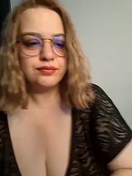cansuozell online show from 16, 9, 2025
