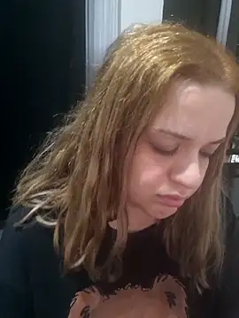 Snapshot of cansuozell chatting on 28, 11, 2025 cansuozell online show from 28, 11, 2025