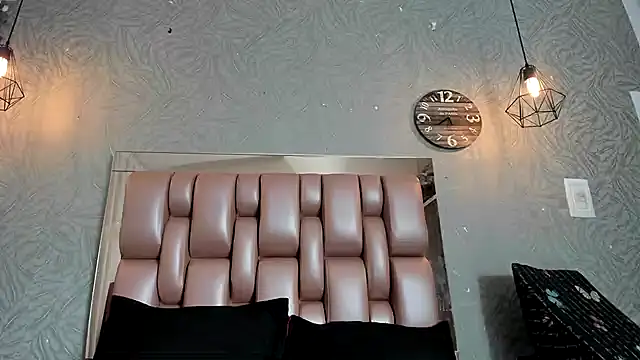 KOURTNEY-- online show from 11, 11, 2025