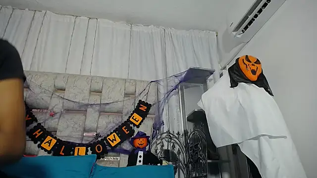 KOURTNEY-- online show from 31, 10, 2025